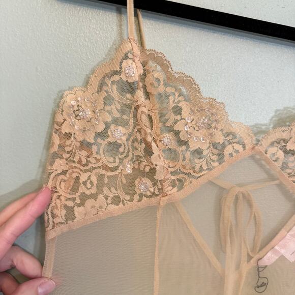Victoria’s Secret Slip Babydoll Lingerie Womens M Tan Floral Lace Sheer Bridal - Picture 4 of 9